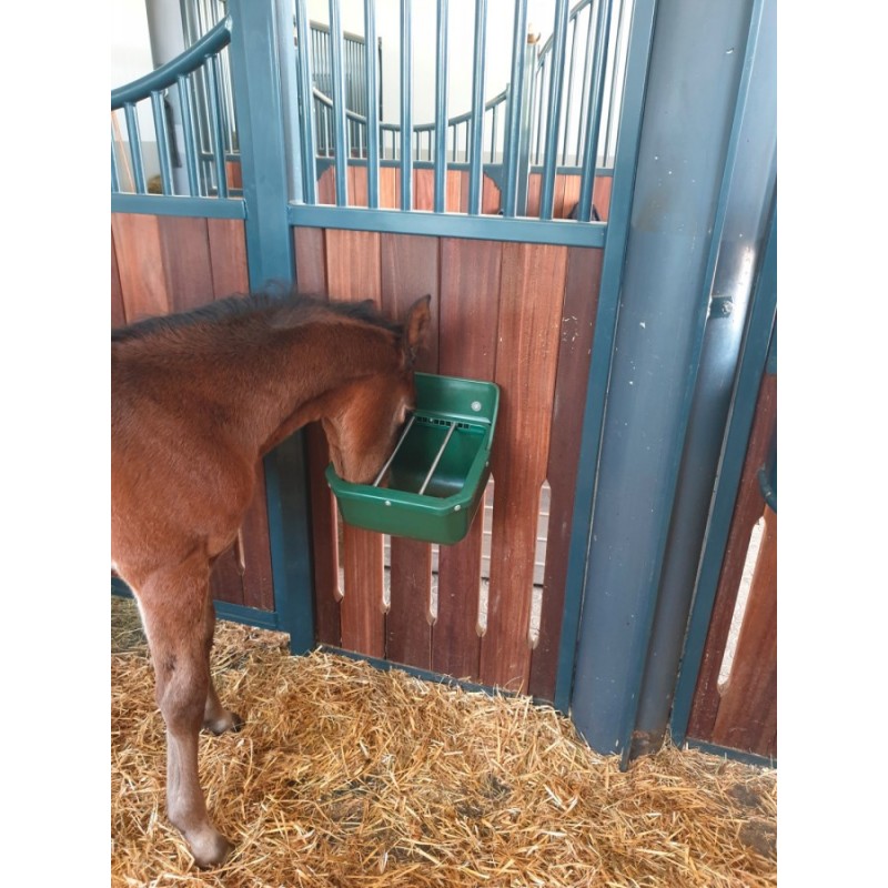 Korito za žrebeta, s kovinskimi prečkami 9 ltr.