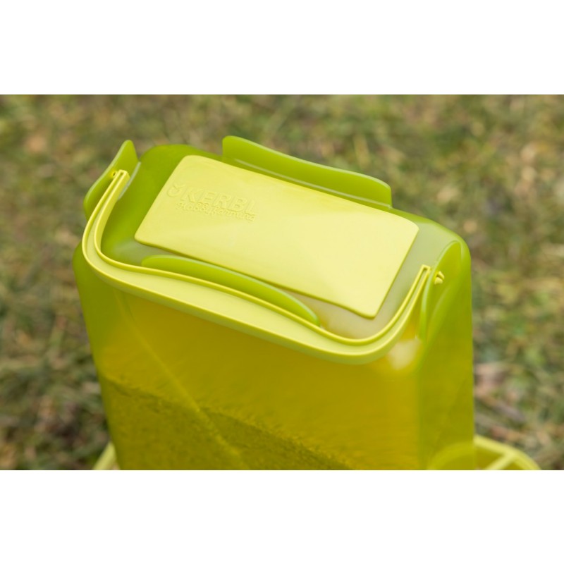 Krmni avtomat z opornimi nogami