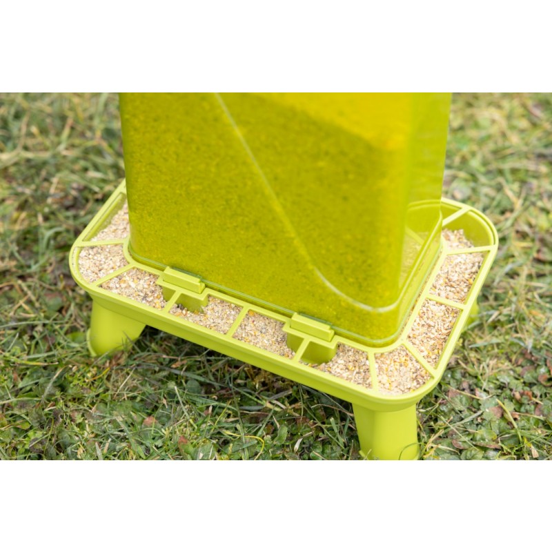 Krmni avtomat z opornimi nogami