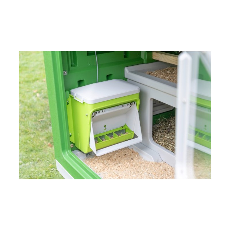 SmartCoop krmni avtomat z zaščitno loputo