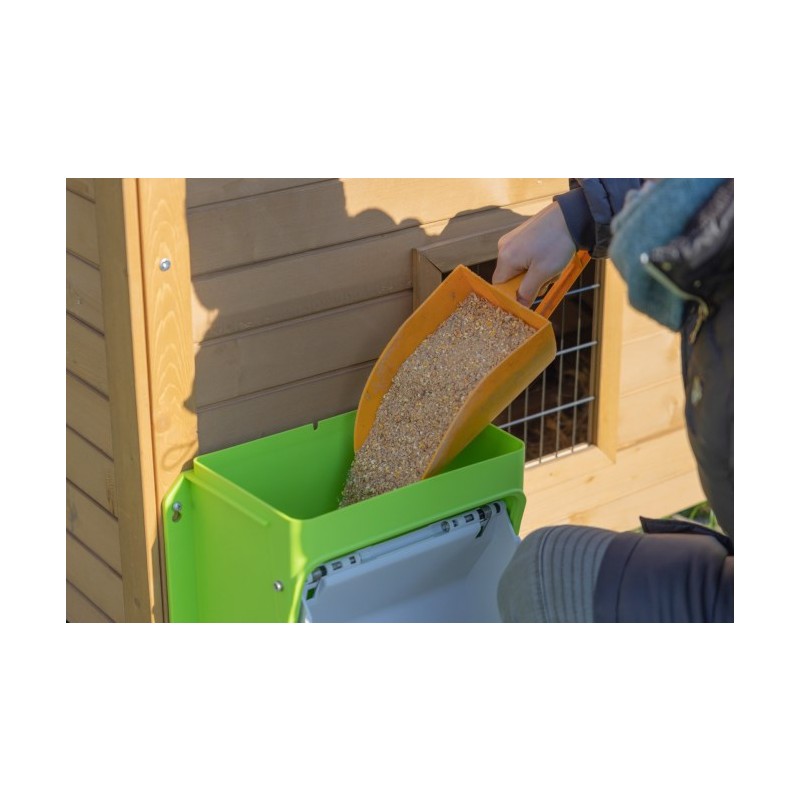 SmartCoop krmni avtomat z zaščitno loputo