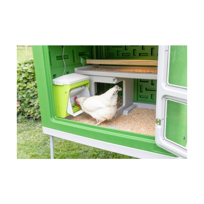 SmartCoop krmni avtomat z zaščitno loputo