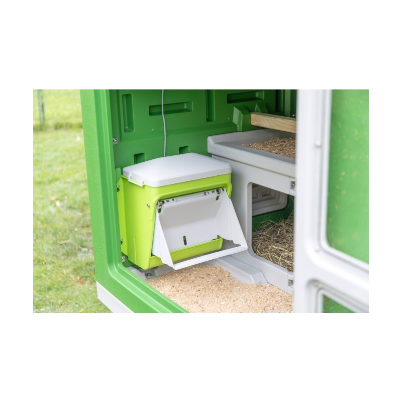 SmartCoop krmni avtomat z zaščitno loputo