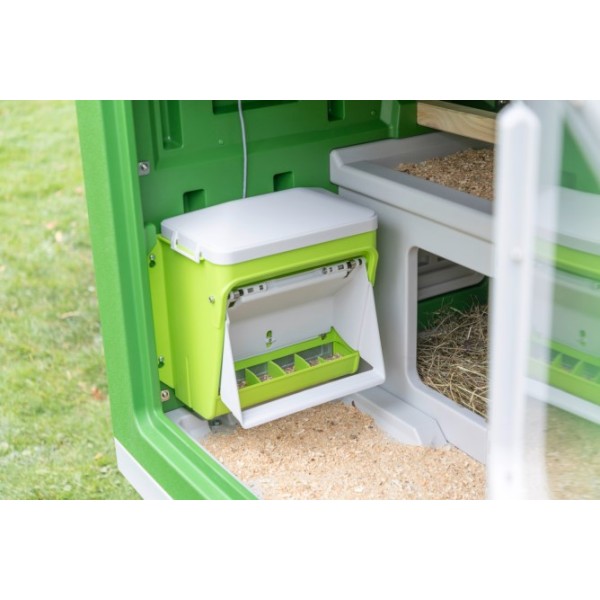 SmartCoop krmni avtomat z zaščitno loputo