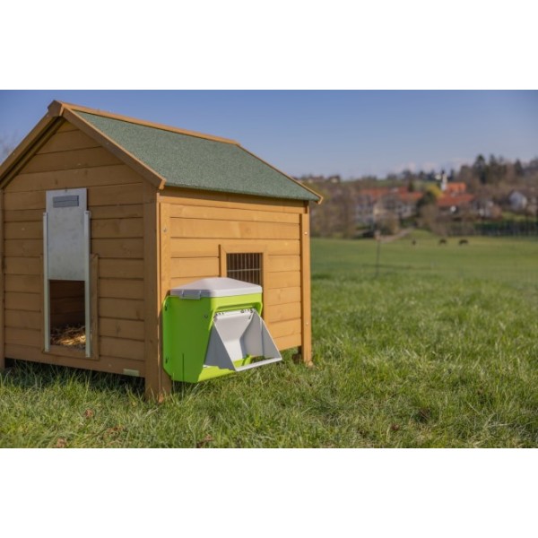 SmartCoop krmni avtomat z zaščitno loputo