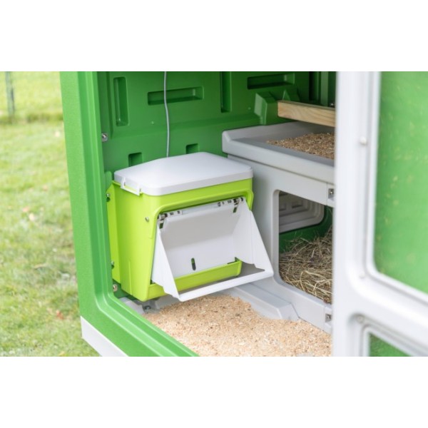 SmartCoop krmni avtomat z zaščitno loputo